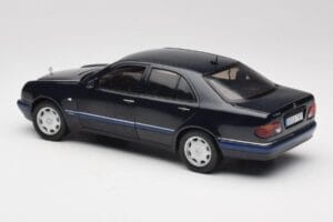 Mercedes E-Class W210 E320 Melns Sun Star 1:18 1151 Metāls — attēls 7 no 8