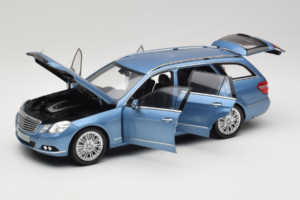 Mercedes E-Class W212 Estate Indigolith Metallic Blue Minichamps 1:18 B66962449 Metāls — attēls 2 no 8