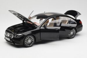 Mercedes E-Class W213 Obsidian Melns iScale 1:18 B66960380 Metāls — attēls 2 no 8