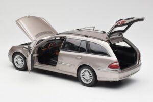 Mercedes E320 CDI W210 Universāls Cubanite Sudrabs Kyosho 1:18 B66962188 Metāls — attēls 5 no 8