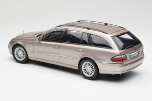Mercedes E320 CDI W210 Universāls Cubanite Sudrabs Kyosho 1:18 B66962188 Metāls — attēls 7 no 8