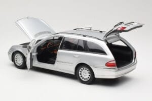 Mercedes E320 T-Modell S210 Elegance Sudrabs Kyosho 1:18 B66962166 Metāls — attēls 5 no 8