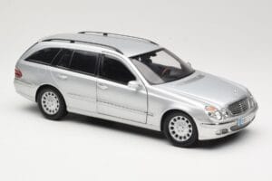 Mercedes E320 T-Modell S210 Elegance Sudrabs Kyosho 1:18 B66962166 Metāls — attēls 6 no 8