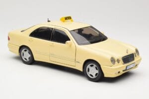 Mercedes E320 W210 Taxi Sun Star 1:18 1160 Metāls — attēls 6 no 8