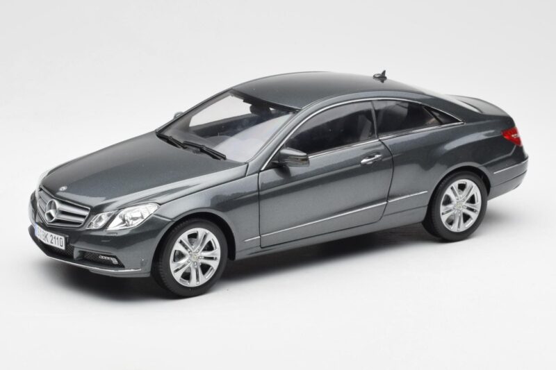 Mercedes E500 C207 Coupe Tenoric Pelēks Norev 1:18 183540 Metāls