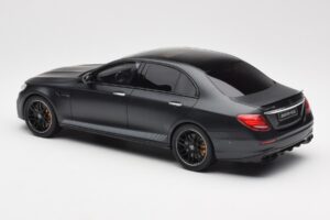 Mercedes AMG E63 S W213 Edition 1 Night Melns GT Spirit 1:18 B66963111 Sveķi — attēls 5 no 6