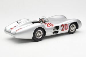 Mercedes W196 Streamliner #20 K. Kling French GP 1954 CMC 1:18 M-128B Metāls — attēls 2 no 6