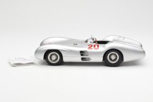 Mercedes W196 Streamliner #20 K. Kling French GP 1954 CMC 1:18 M-128B Metāls — attēls 3 no 6