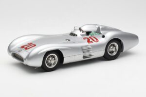 Mercedes W196 Streamliner #20 K. Kling French GP 1954 CMC 1:18 M-128B Metāls