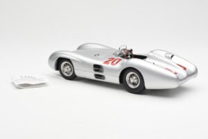 Mercedes W196 Streamliner #20 K. Kling French GP 1954 CMC 1:18 M-128B Metāls — attēls 5 no 6