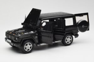 Mercedes G 500 W463 Melns Dealer Edition AUTOart 1:18 B66962143 Metāls — attēls 2 no 8