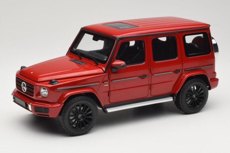Mercedes G 500 W463 Sarkans Minichamps 1:18 110037101 Metāls