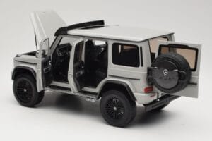 Mercedes G 63 AMG 4x4 Squared Arabian Grey Almost Real 1:18 820829 Metāls — attēls 5 no 8