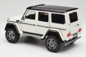 Mercedes G 63 AMG 4x4 Squared Polar White Almost Real 1:18 820203 Metāls — attēls 7 no 8