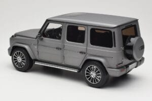 Mercedes G-Class G500 W463A Designo Platinum Magno Minichamps 1:18 B66960811 Metāls — attēls 7 no 8