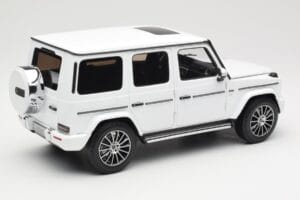 Mercedes G-Class G 500 W463A Diamond White Metallic Minichamps 1:18 113037111 Metāls — attēls 3 no 8