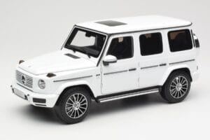 Mercedes G-Class G 500 W463A Diamond White Metallic Minichamps 1:18 113037111 Metāls