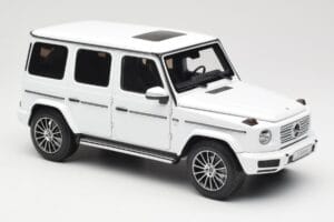Mercedes G-Class G 500 W463A Diamond White Metallic Minichamps 1:18 113037111 Metāls — attēls 6 no 8