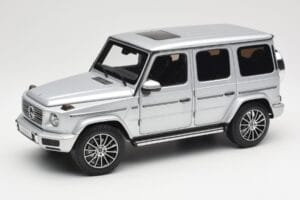 Mercedes G-Class G 500 W463A Iridium Silver Metallic Minichamps 1:18 113037112 Metāls