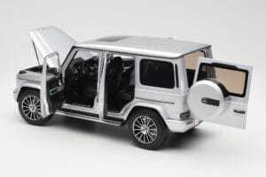 Mercedes G-Class G 500 W463A Iridium Silver Metallic Minichamps 1:18 113037112 Metāls — attēls 5 no 8