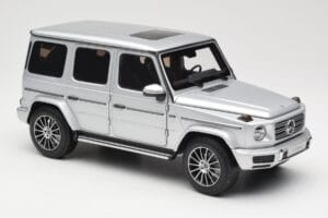 Mercedes G-Class G 500 W463A Iridium Silver Metallic Minichamps 1:18 113037112 Metāls — attēls 6 no 8