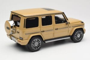Mercedes G-Class G 500 W463A Solarbeam Yellow Metallic Minichamps 1:18 113037108 Metāls — attēls 3 no 8