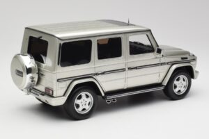 Mercedes G-Class G55 AMG W463 Iridium Sudrabs Otto 1:18 OT1126 Sveķi — attēls 2 no 6