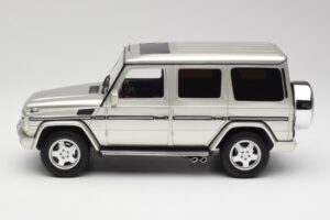 Mercedes G-Class G55 AMG W463 Iridium Sudrabs Otto 1:18 OT1126 Sveķi — attēls 3 no 6