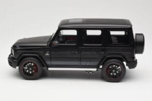Mercedes G-Class G63 AMG W463A Matt Black Minichamps 1:18 110037064 Metāls — attēls 4 no 8