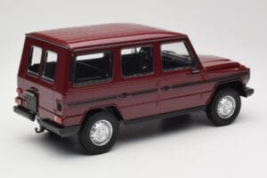 Mercedes G-Class W460 LWB Tumši Sarkans Minichamps 1:18 155038102 Metāls — attēls 2 no 6