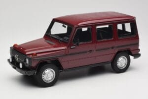 Mercedes G-Class W460 LWB Tumši Sarkans Minichamps 1:18 155038102 Metāls
