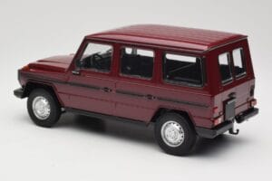 Mercedes G-Class W460 LWB Tumši Sarkans Minichamps 1:18 155038102 Metāls — attēls 5 no 6