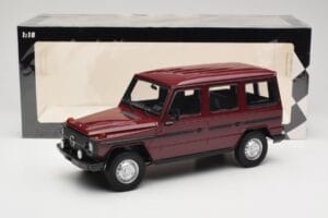 Mercedes G-Class W460 LWB Tumši Sarkans Minichamps 1:18 155038102 Metāls — attēls 6 no 6