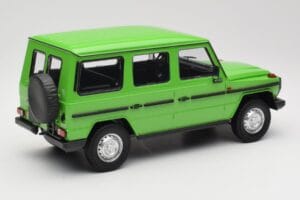 Mercedes G-Class W460 LWB Zaļš Minichamps 1:18 155038101 Metāls — attēls 2 no 6