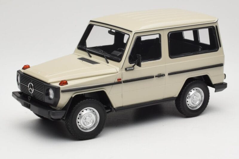 Mercedes G-Class W460 SWB Grey Metallic Minichamps 1:18 155038004 Metāls