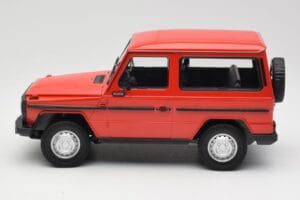 Mercedes G-Class W460 SWB Sarkans Minichamps 1:18 155038002 Metāls — attēls 3 no 6