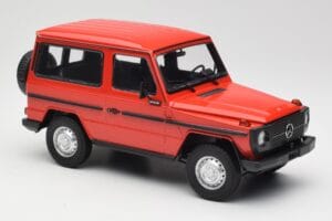 Mercedes G-Class W460 SWB Sarkans Minichamps 1:18 155038002 Metāls — attēls 4 no 6