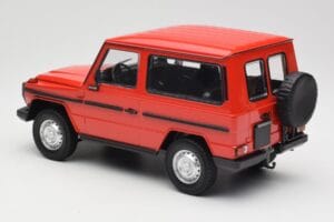 Mercedes G-Class W460 SWB Sarkans Minichamps 1:18 155038002 Metāls — attēls 5 no 6