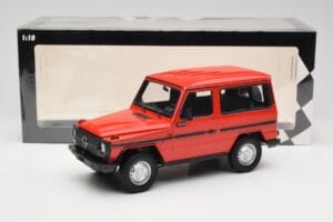 Mercedes G-Class W460 SWB Sarkans Minichamps 1:18 155038002 Metāls — attēls 6 no 6