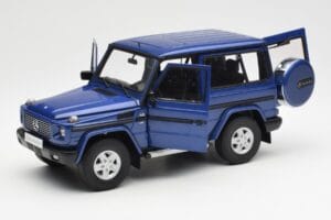 Mercedes G500 W463 SWB Zils AUTOart 1:18 76114 Metāls — attēls 2 no 8