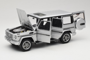 Mercedes G55 AMG W463 Sudrabs AUTOart 1:18 76247 Metāls — attēls 2 no 8
