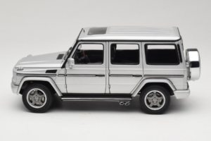 Mercedes G55 AMG W463 Sudrabs AUTOart 1:18 76247 Metāls — attēls 4 no 8