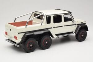 Mercedes AMG G63 6x6 W463 Balts GT Spirit 1:18 GT100 Sveķi — attēls 2 no 6
