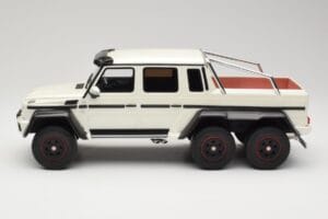 Mercedes AMG G63 6x6 W463 Balts GT Spirit 1:18 GT100 Sveķi — attēls 3 no 6