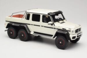 Mercedes AMG G63 6x6 W463 Balts GT Spirit 1:18 GT100 Sveķi — attēls 4 no 6