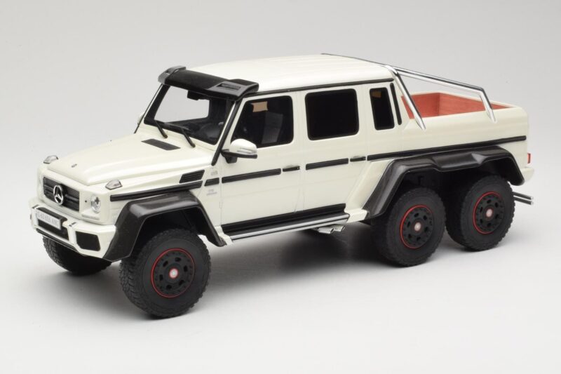 Mercedes AMG G63 6x6 W463 Balts GT Spirit 1:18 GT100 Sveķi