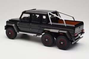 Mercedes AMG G63 W463 6x6 Gloss Melns AUTOart 1:18 76306 Kompozīts — attēls 7 no 8