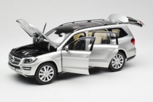 Mercedes GL-Class X166 Iridium Sudrabs Metallic Norev 1:18 B66960097 Metāls — attēls 2 no 8