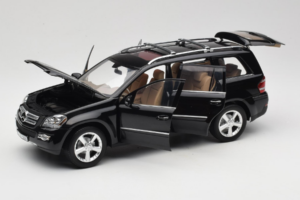 Mercedes GL X164 Obsidian Black Minichamps 1:18 B66962334 Metāls — attēls 2 no 8