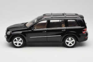Mercedes GL X164 Obsidian Black Minichamps 1:18 B66962334 Metāls — attēls 4 no 8